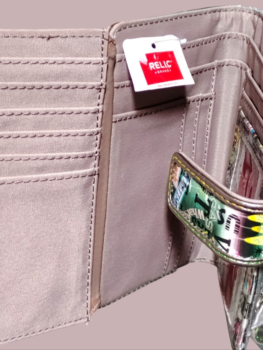 Relic Changing Hologram Las Vegas Graphic Zip Tri Fold Wallet with Heart Charm - Picture 7 of 12